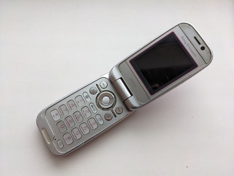Дешиво sony ericsson z610i с ломбарда