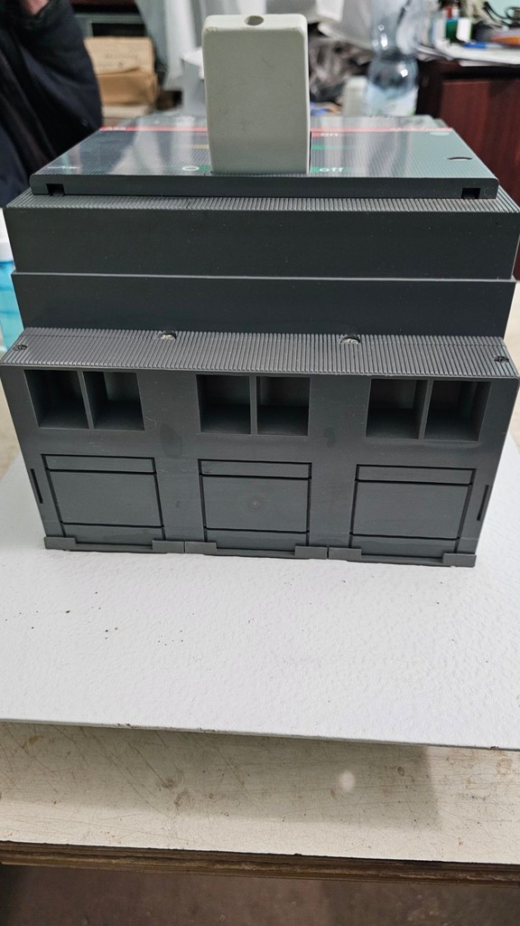 Оголошення ABB T7S 1600 PR231/P LS/I In=1600A 3p F F M (1SDA063010R1) Б/У