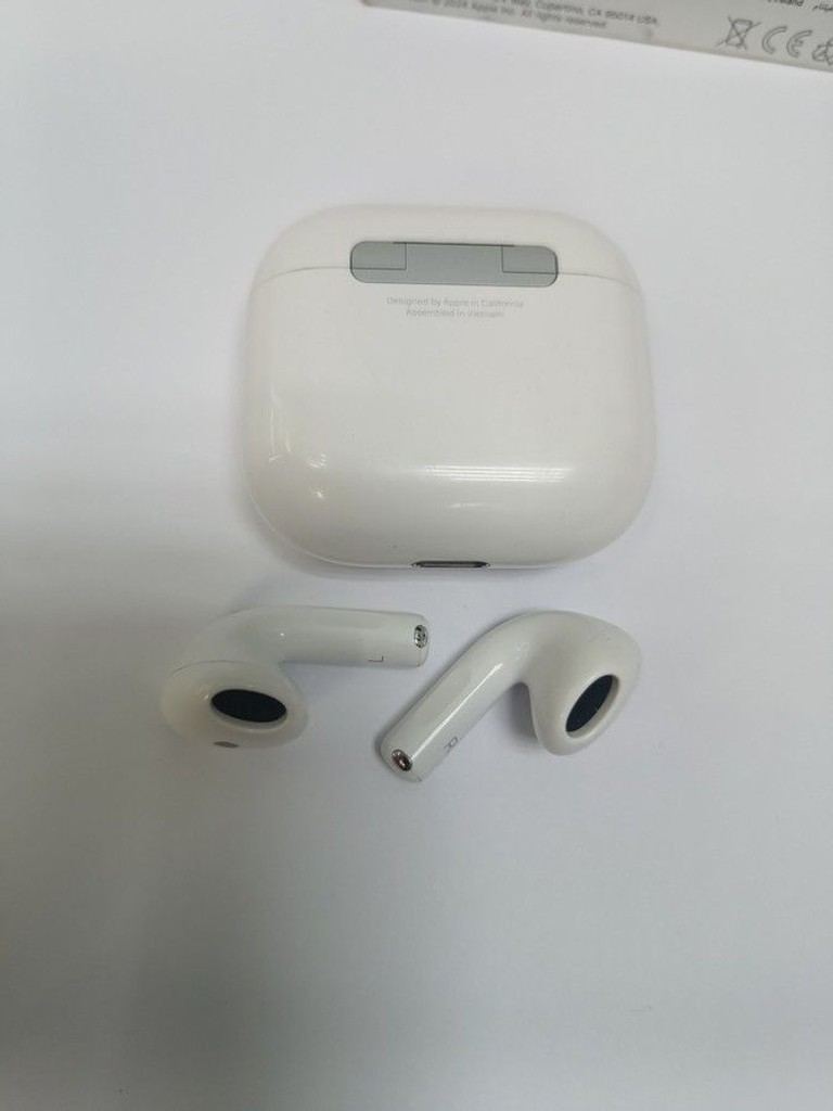 Купити Apple airpods 4 Б/У