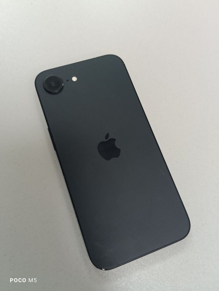 Купити Apple iPhone 16e 128GB Black Б/У