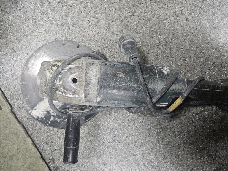 Объявление Makita GA9020 Б/У