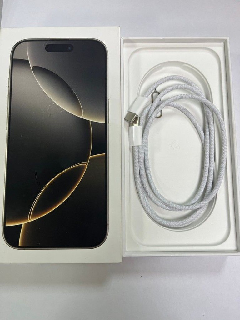 Apple iphone 16 pro 256gb Код:01-201116774. Зображення 9