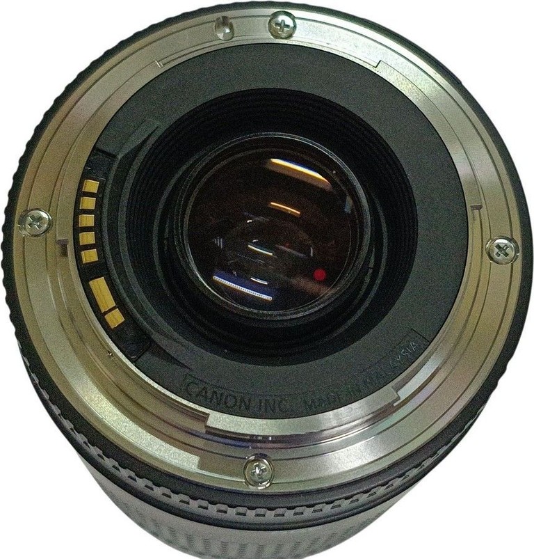 Дешево Canon EF 75-300mm f/4-5,6 III USM з ломбарду