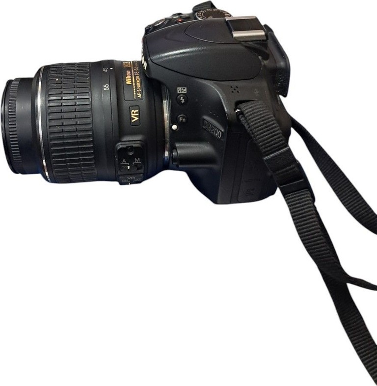 Оголошення Nikon d3200 nikon nikkor af-s 18-55mm f/3.5-5.6g vr dx Б/У