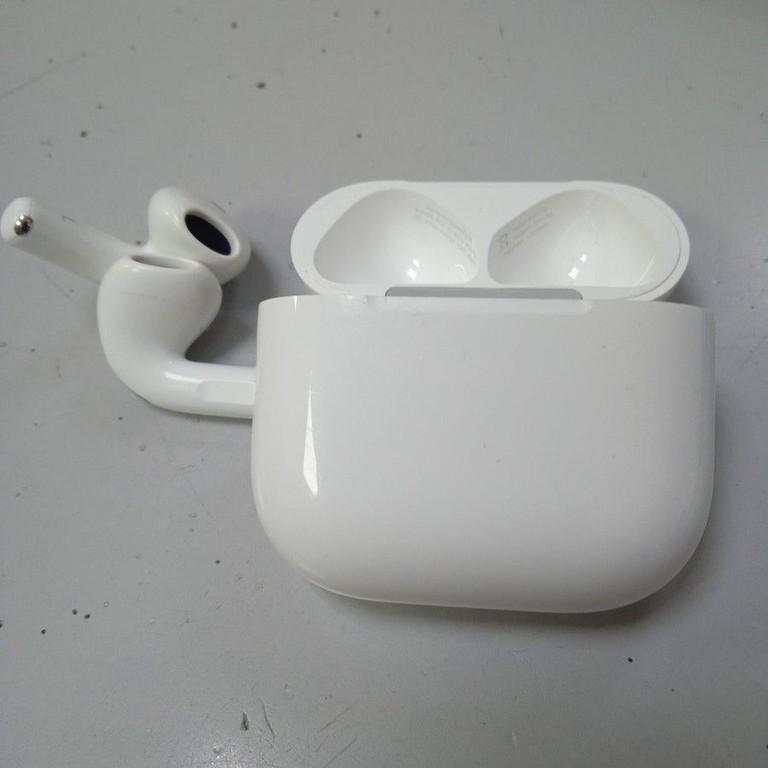 Apple airpods 4 with active noise cancellation Код:01-201166222. Изображение 7