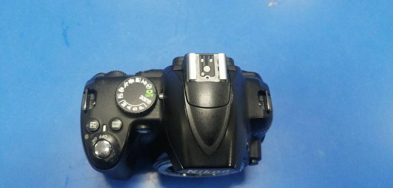 Nikon d3000 body