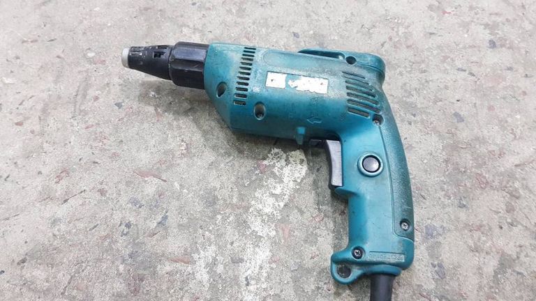 Makita 6821