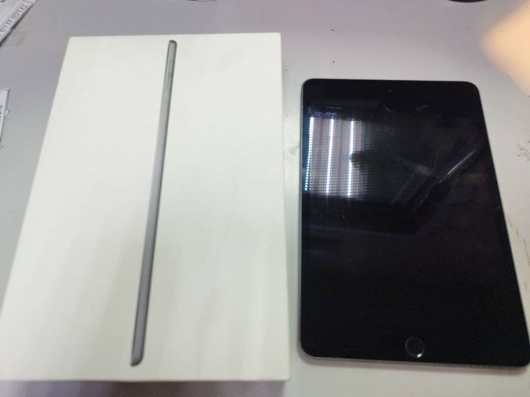 Apple ipad mini 5 wifi a2133 64gb