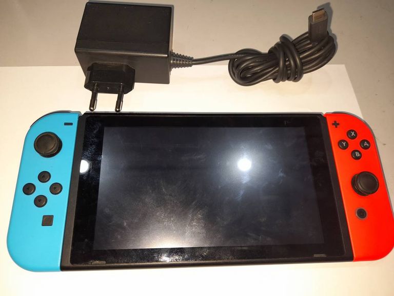 Nintendo Switch Yellow