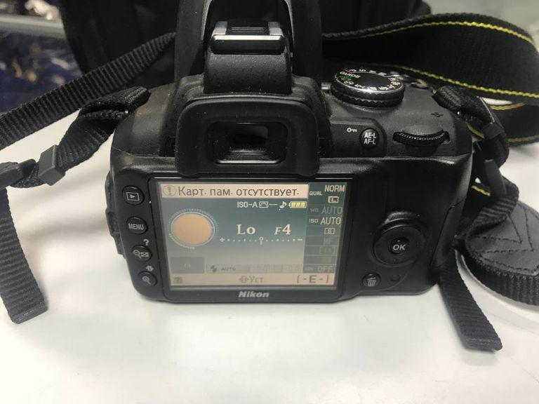 Объявление Nikon d3000 kit /af-s nikkor 18-55mm 1:3,5-5,6g vr dx Б/У