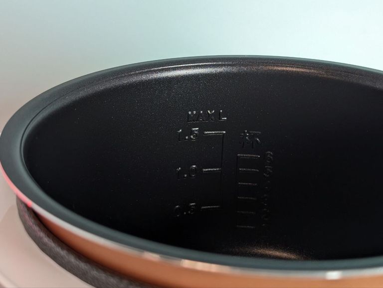 Автомобільна рисоварка FUZHUI об'ємом 2 л, 12 В 130 Вт. Портативна антипригарна міні-рисоварка з кошиком для приготування на пар Код:null. Зображення 7