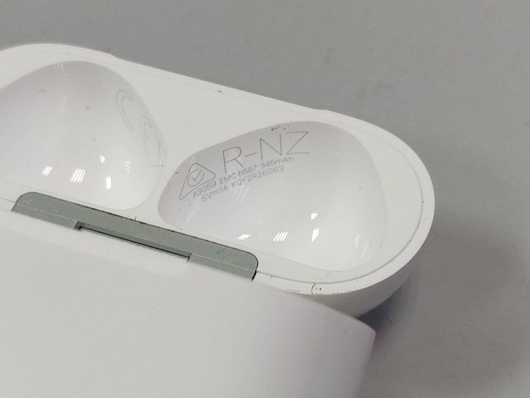 Apple airpods 4 with active noise cancellation Код:01-200593345. Зображення 12