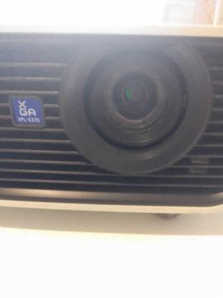 Дешево Sony VPL-EW5 з ломбарду