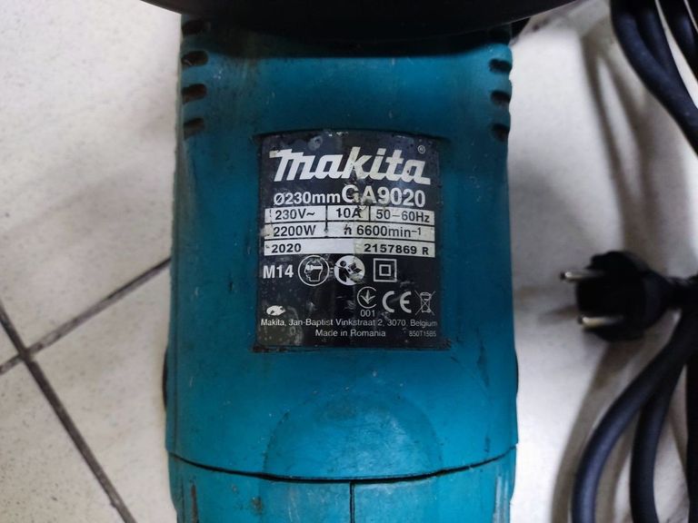 Дешево Makita GA9020 з ломбарду