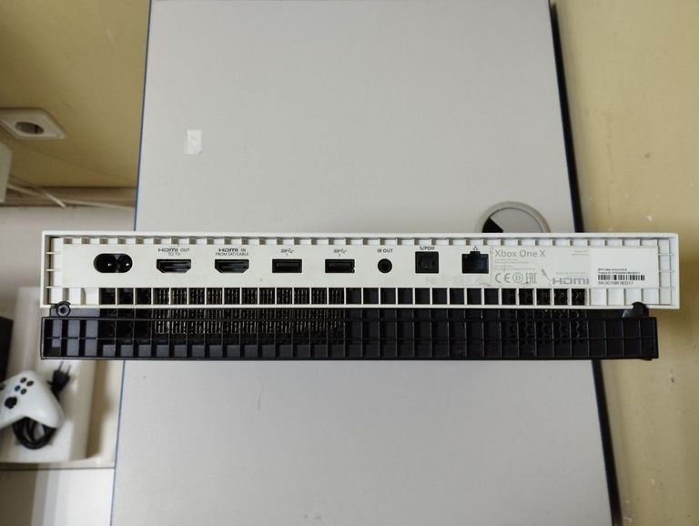 Microsoft Xbox One X 1TB White Код:01-200740062. Изображение 6