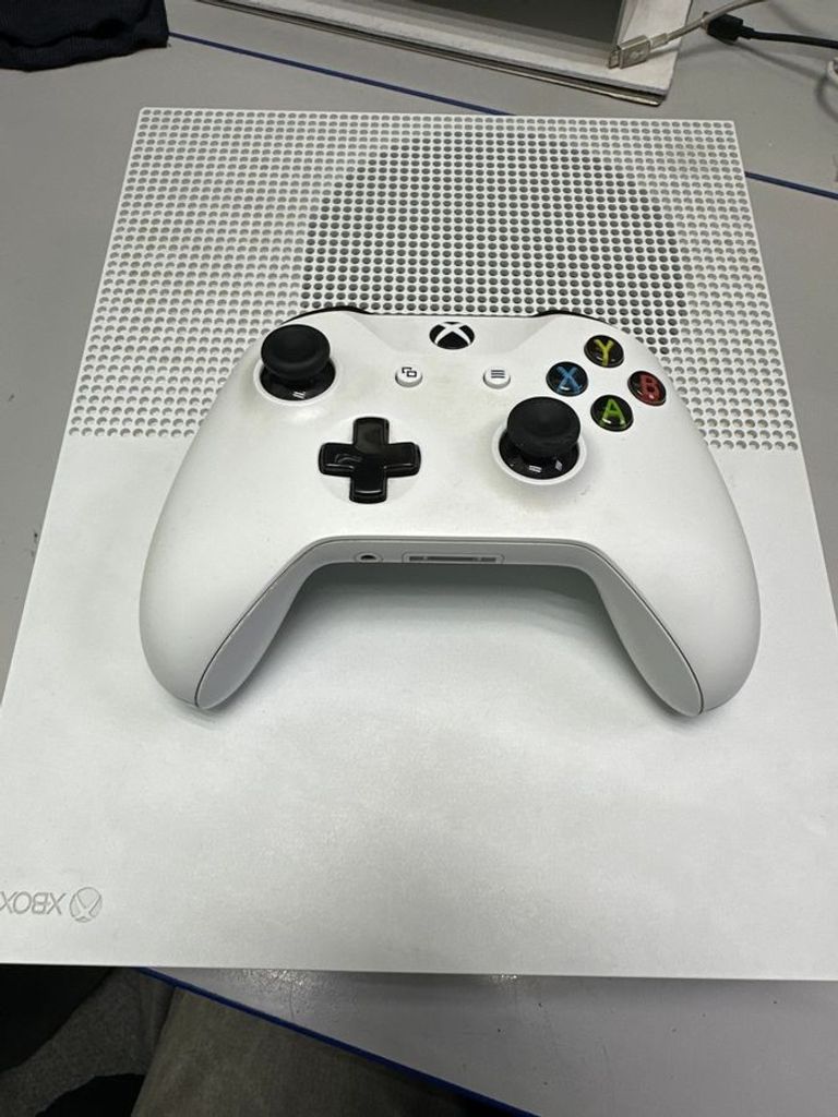 Распродажа Microsoft Xbox One S 1TB, продавец Техноскарб