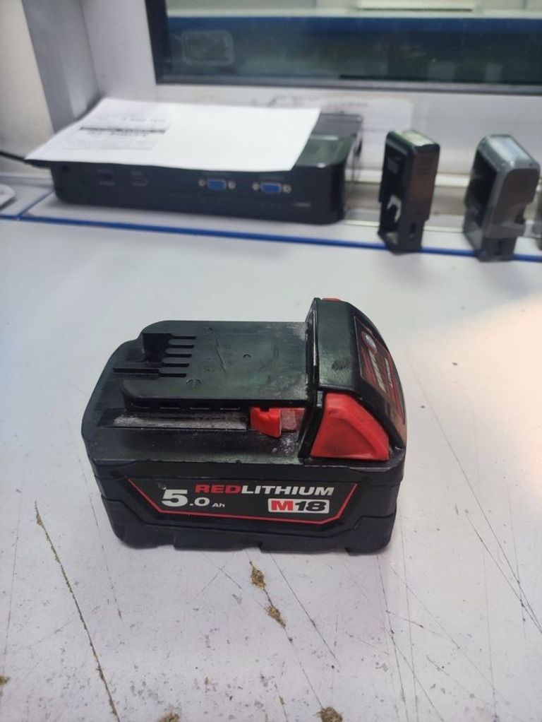 Дешево Milwaukee m18 18в 5 з ломбарду