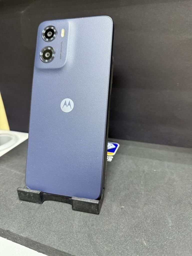Дешево Motorola moto g05 8/256gb з ломбарду