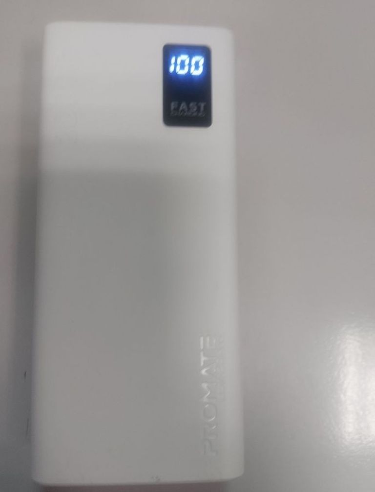 Дешево Promate bolt-20 20000 mah з ломбарду