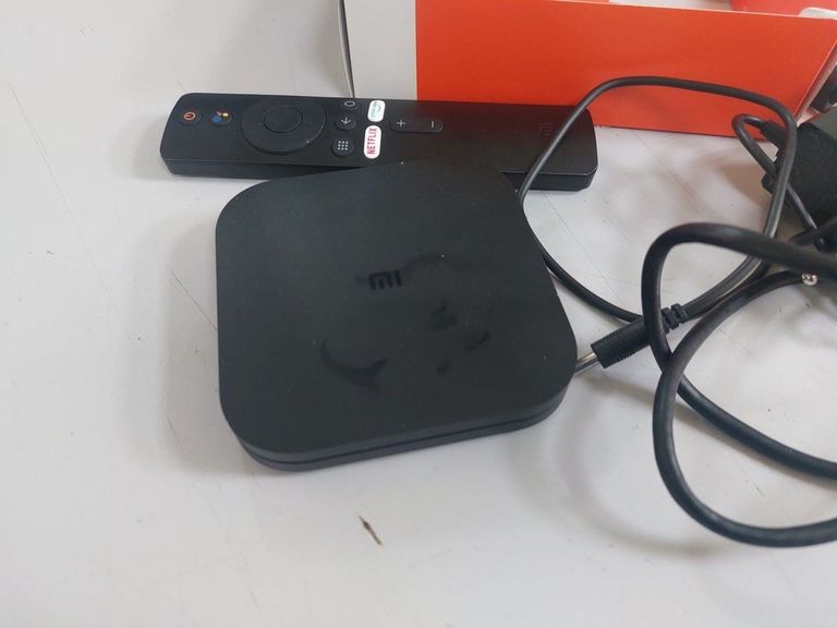 Дешево Xiaomi mi tv box s mdz-22-ab з ломбарду