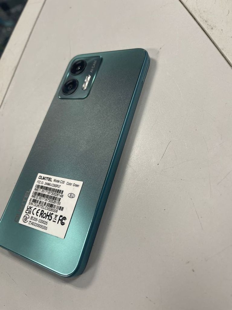 Дешиво Oukitel C35 12/256GB Green с ломбарда