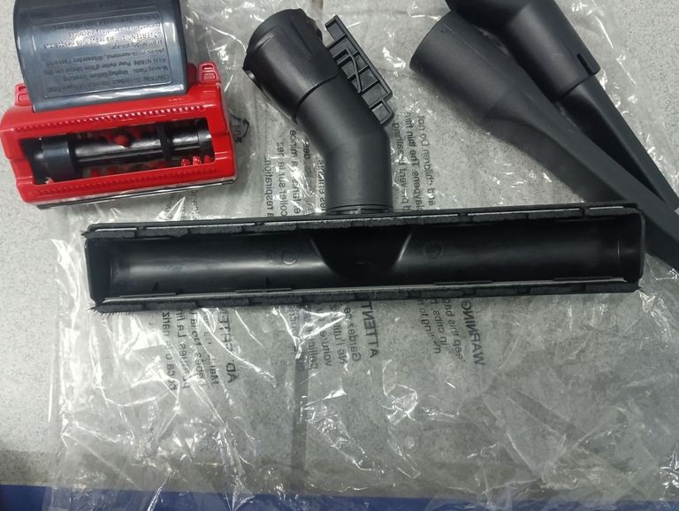 Дешево Bosch Serie 6 BGS41PET1 з ломбарду