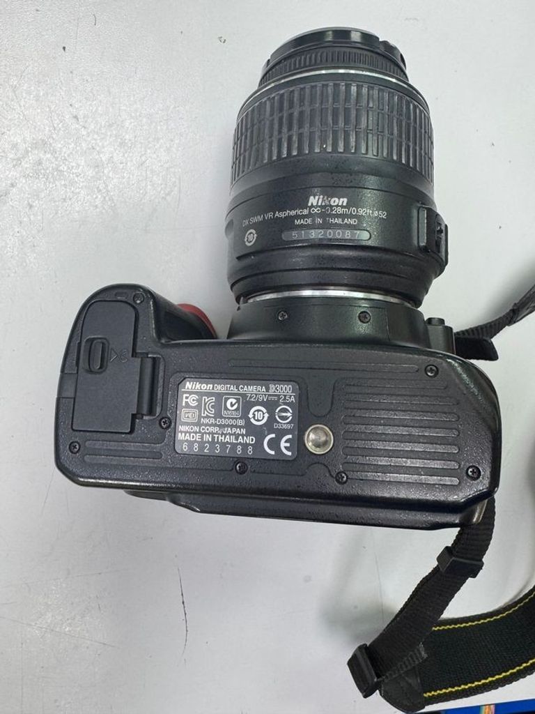 Дешево Nikon d3000 kit /af-s nikkor 18-55mm 1:3,5-5,6g vr dx з ломбарду