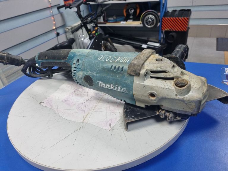 Оголошення Makita ga9020s Б/У
