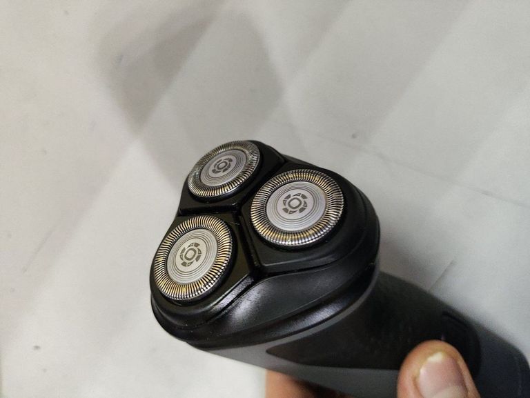 Дешево Philips Shaver Series 1000 S1142/00 з ломбарду