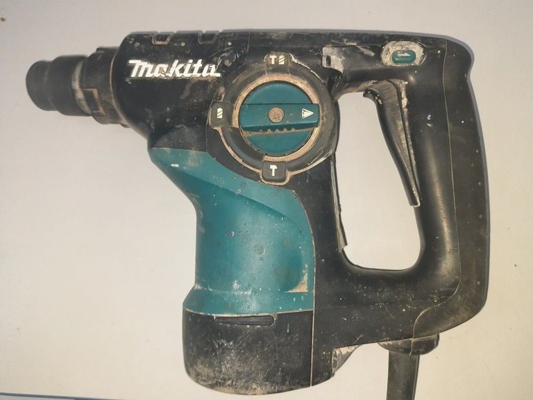 Купить Makita HR2810 Б/У