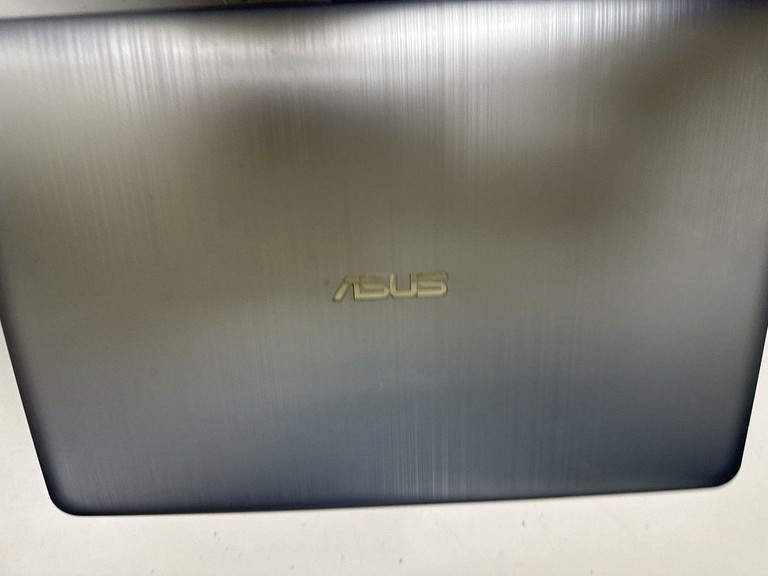 Оголошення Asus 15/pentium n4200 ddr3/4gb ddr3/hdd 1000 gb/ssd *відсутній/geforce 810m Б/У