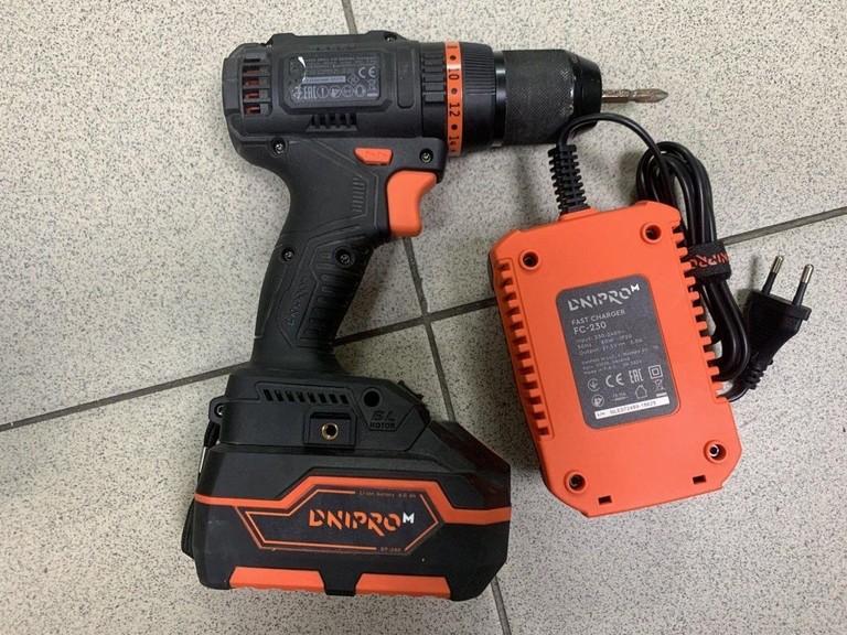 Оголошення Dnipro-M cd-201hbc compact/ dga-201bc ultra 1акб 4ah зп Б/У