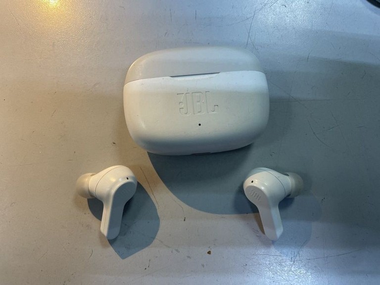 Оголошення Jbl wave 200tws Б/У