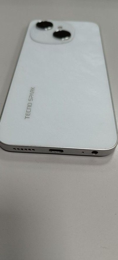 Дешиво Tecno spark go 1 kl4 4/128gb с ломбарда