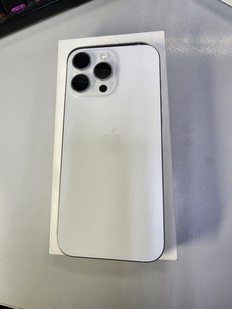 Купить Apple iphone 16 pro max 512gb Б/У