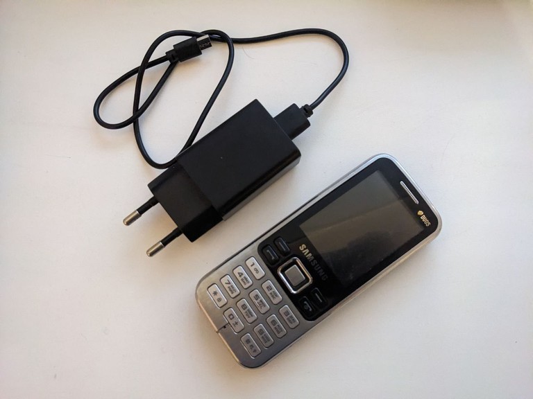 Купить Samsung GT-C3322i Б/У