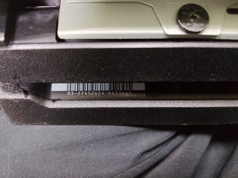 Купити Sony playstation 4 pro 1tb Б/У