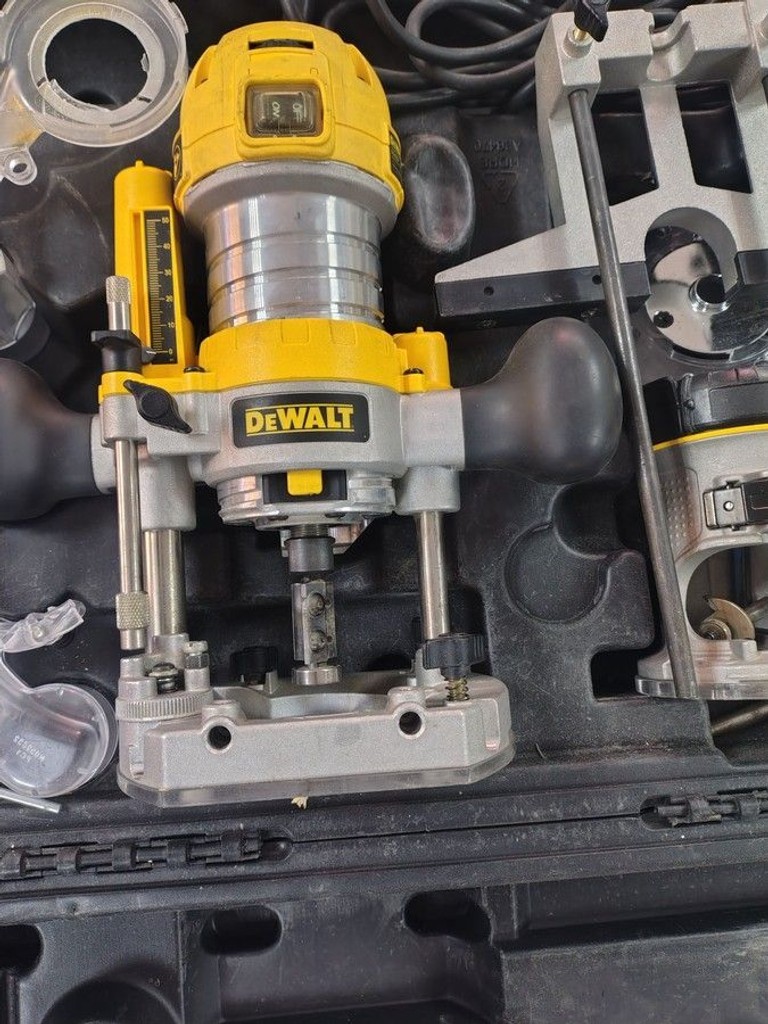 Купити Dewalt D26204K Б/У