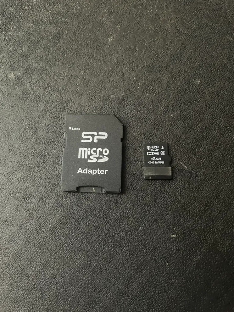 Оголошення Micro SD 4 ГБ з перехідником (адаптером) Б/У
