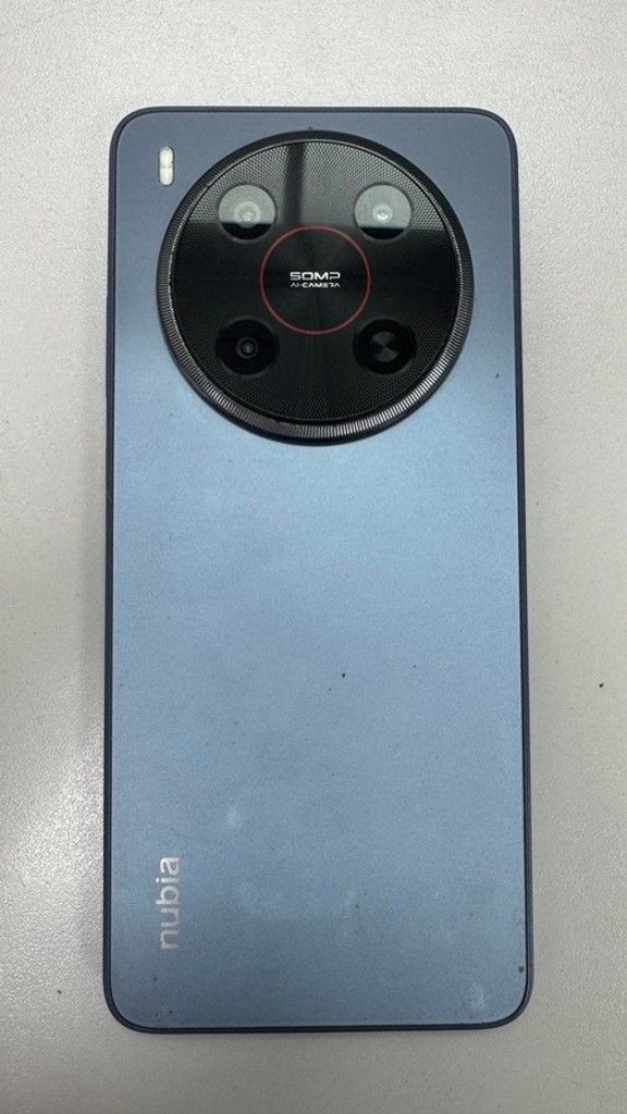 Дешиво Zte Nubia V70 Max 6/128GB Gray с ломбарда