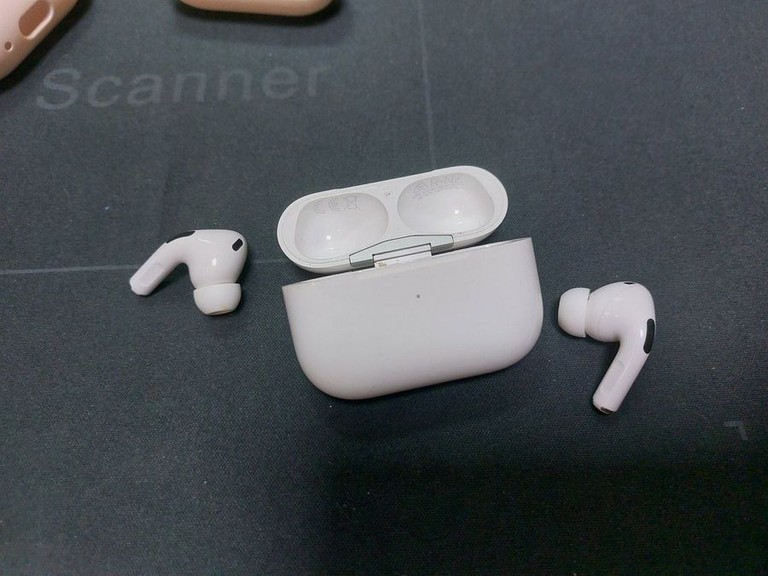 Apple airpods pro 2nd generation magsafe Код:01-201048252. Изображение 6
