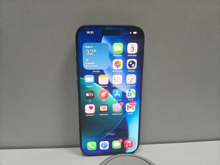 Купити Apple iPhone 17 Pro 256GB Deep Blue (MG8J4) Б/У