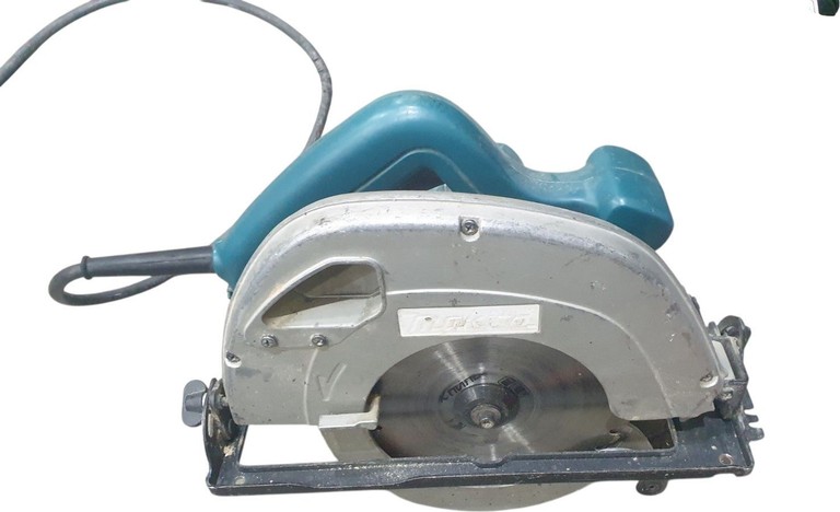 Оголошення Makita 5704R Б/У
