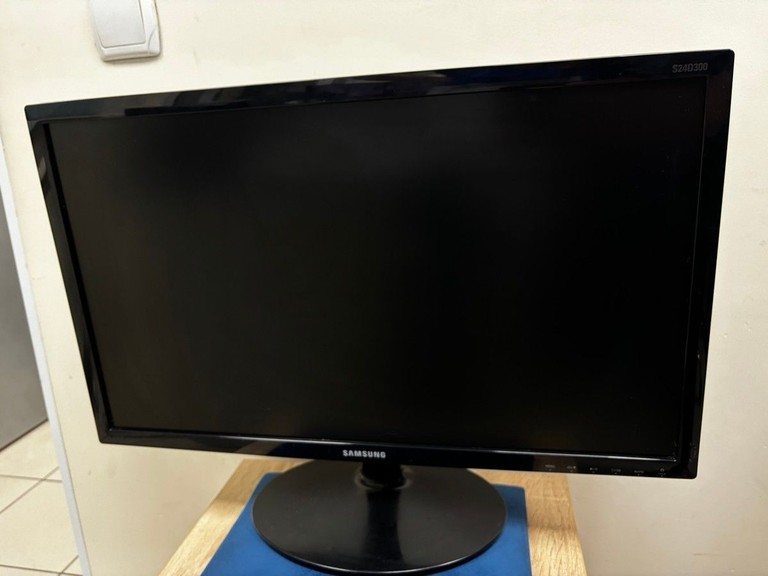 Купить Samsung s24d300h Б/У