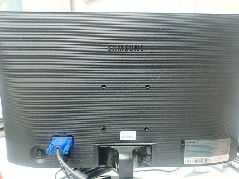 Дешево Samsung s19f350h з ломбарду