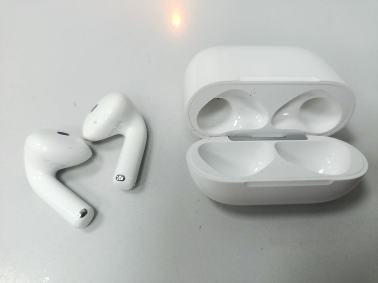 Оголошення Apple airpods 4 Б/У