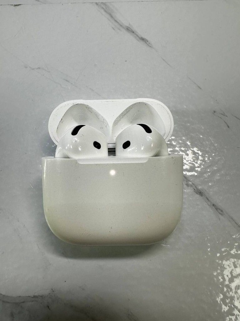 Купить Apple airpods 4 Б/У