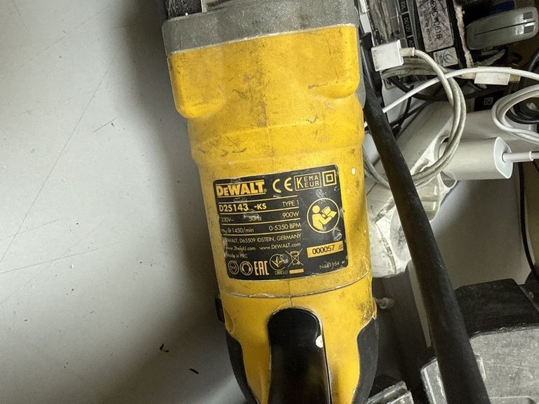 Дешево Dewalt d25143 -ks з ломбарду