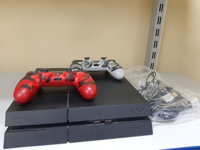 Купити Sony playstation 4 1tb Б/У