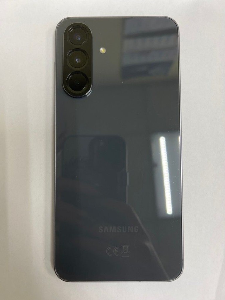 Дешево Samsung galaxy a56 5g 8/256gb з ломбарду